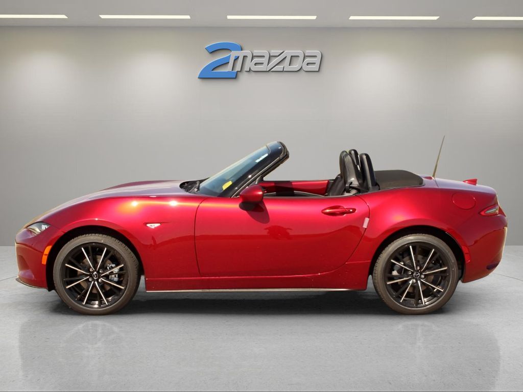 2025 Mazda MX-5 Miata Miata Grand Touring photo 2