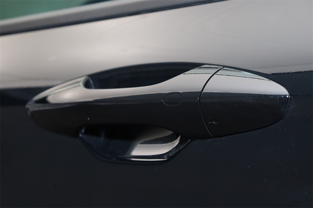 2025 Hyundai Kona SEL photo 18