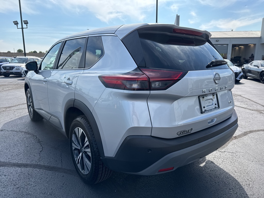 2023 Nissan Rogue SV photo 5