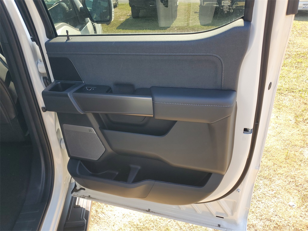 2025 Ford F-150 Lariat photo 29