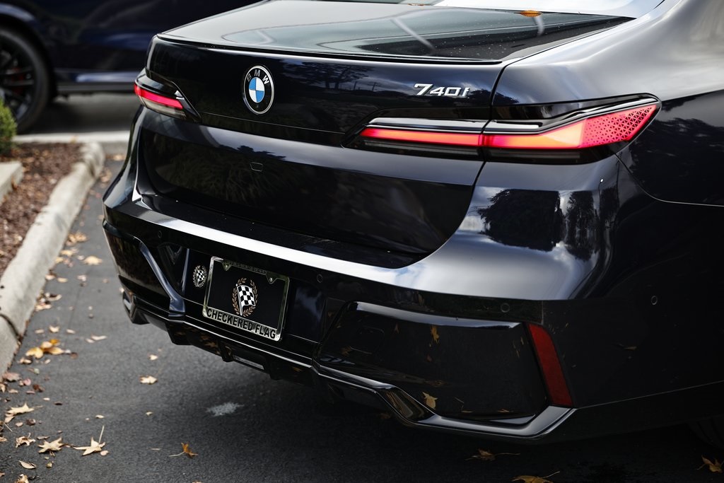 2025 Bmw 740i 7-series photo 3
