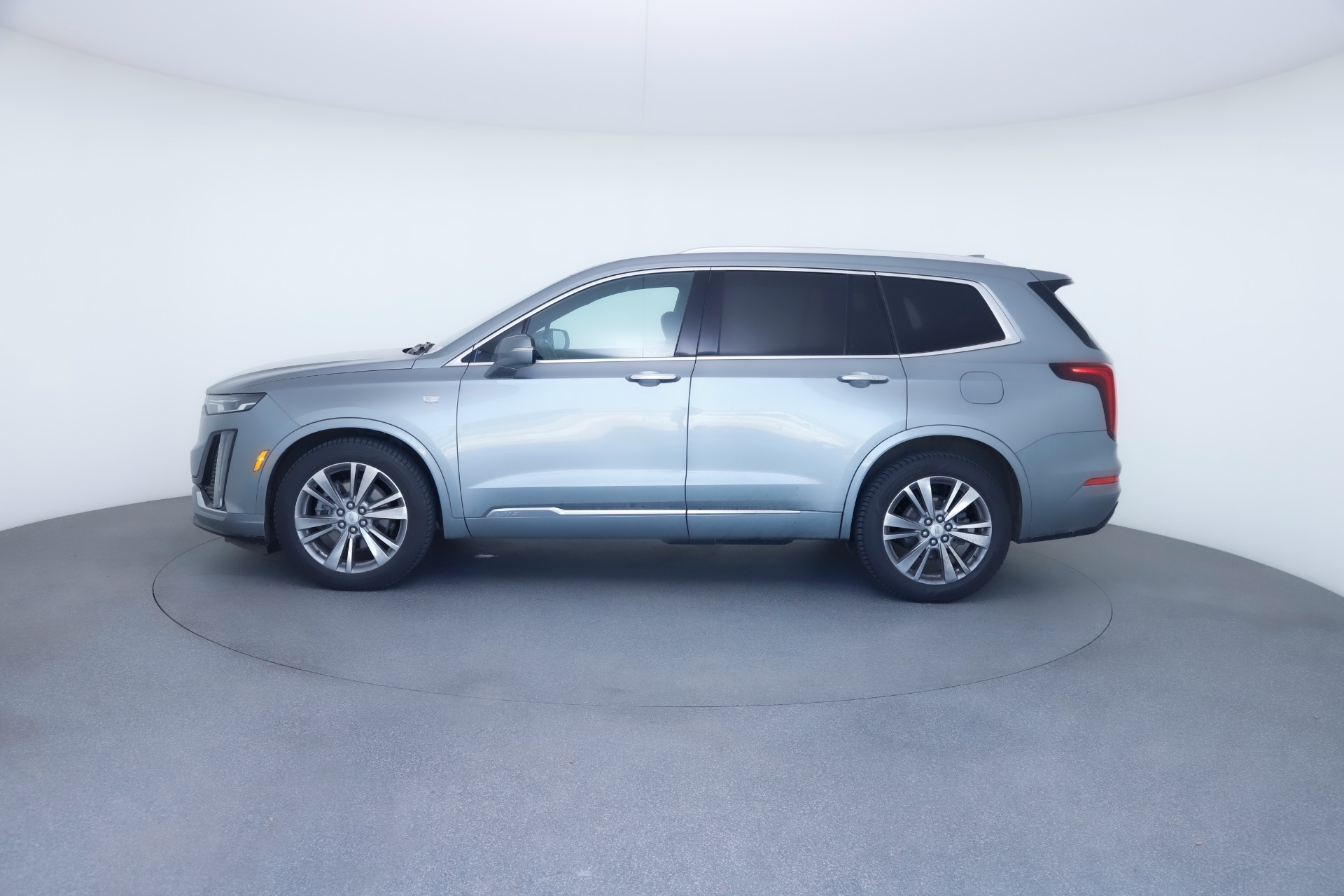 2024 Cadillac XT6 Premium Luxury photo 2
