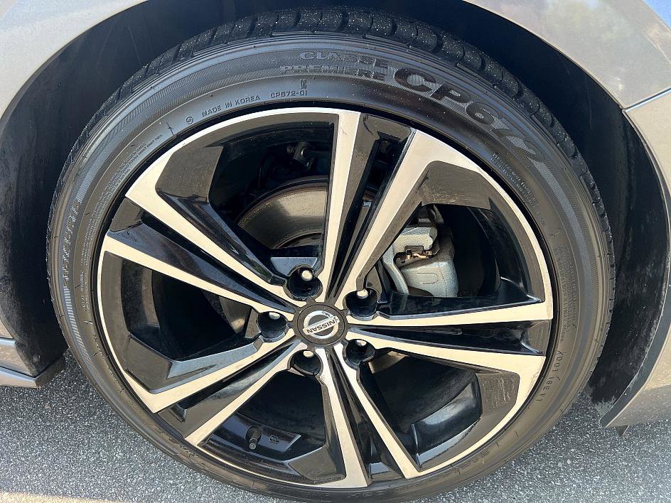 2020 Nissan Sentra SR photo 12