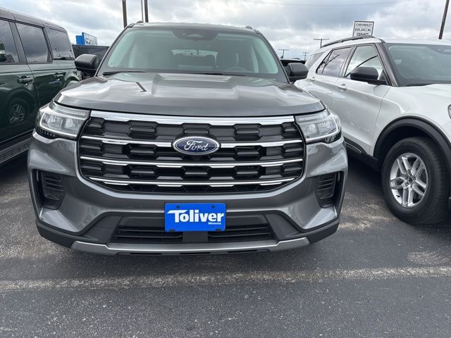 2025 Ford Explorer photo 3