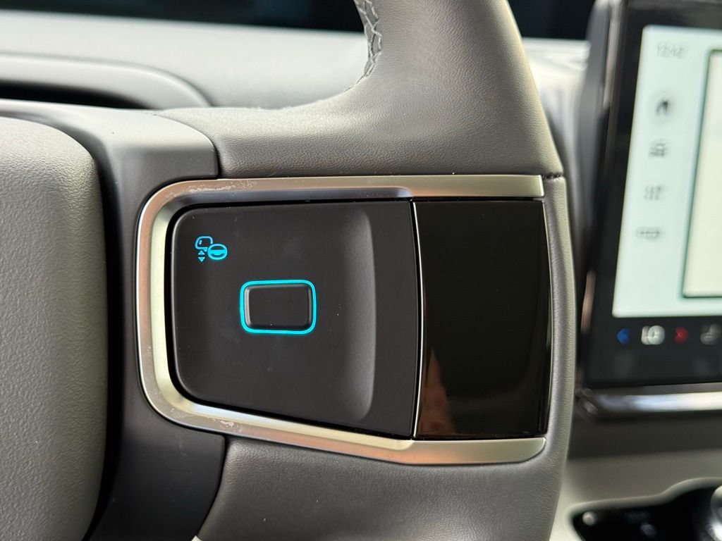 2025 Ford Expedition MAX photo 11