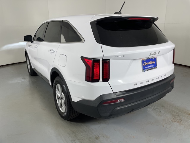2022 Kia Sorento LX photo 6