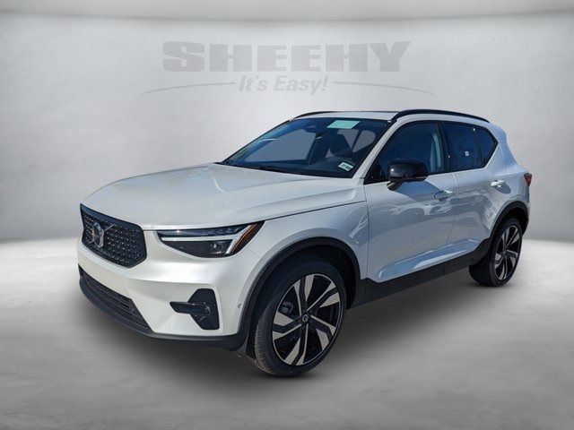 2025 Volvo XC40 Plus photo 27
