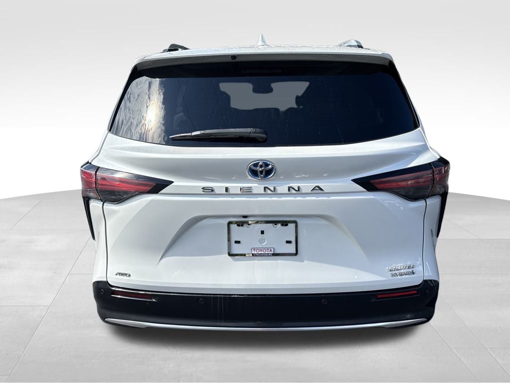 2022 Toyota Sienna Limited photo 4