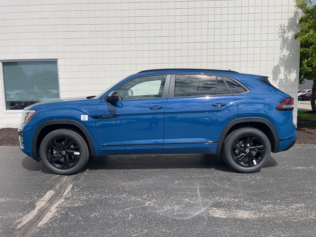 2025 Volkswagen Atlas Cross Sport SEL R-Line photo 2