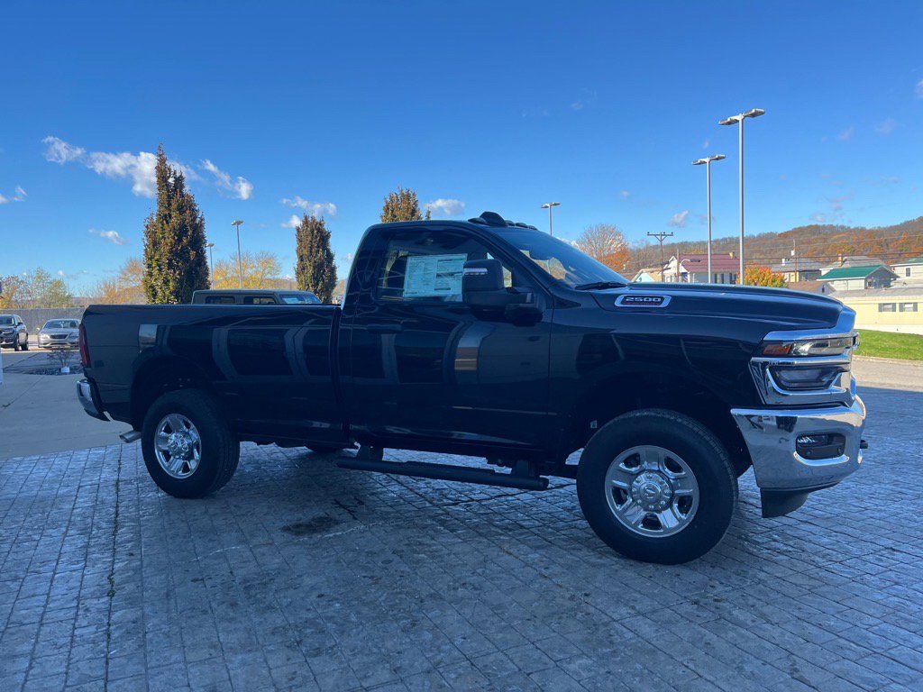 2025 Ram 2500 Tradesman photo 4