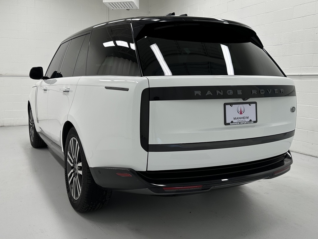 2023 Land Rover Range Rover SE photo 7