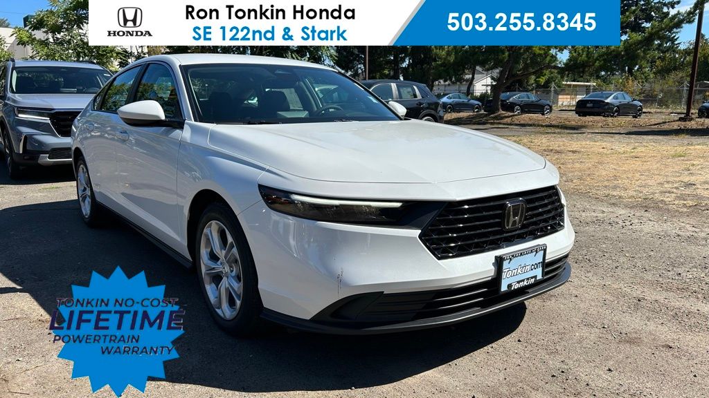 2025 Honda Accord LX's photo