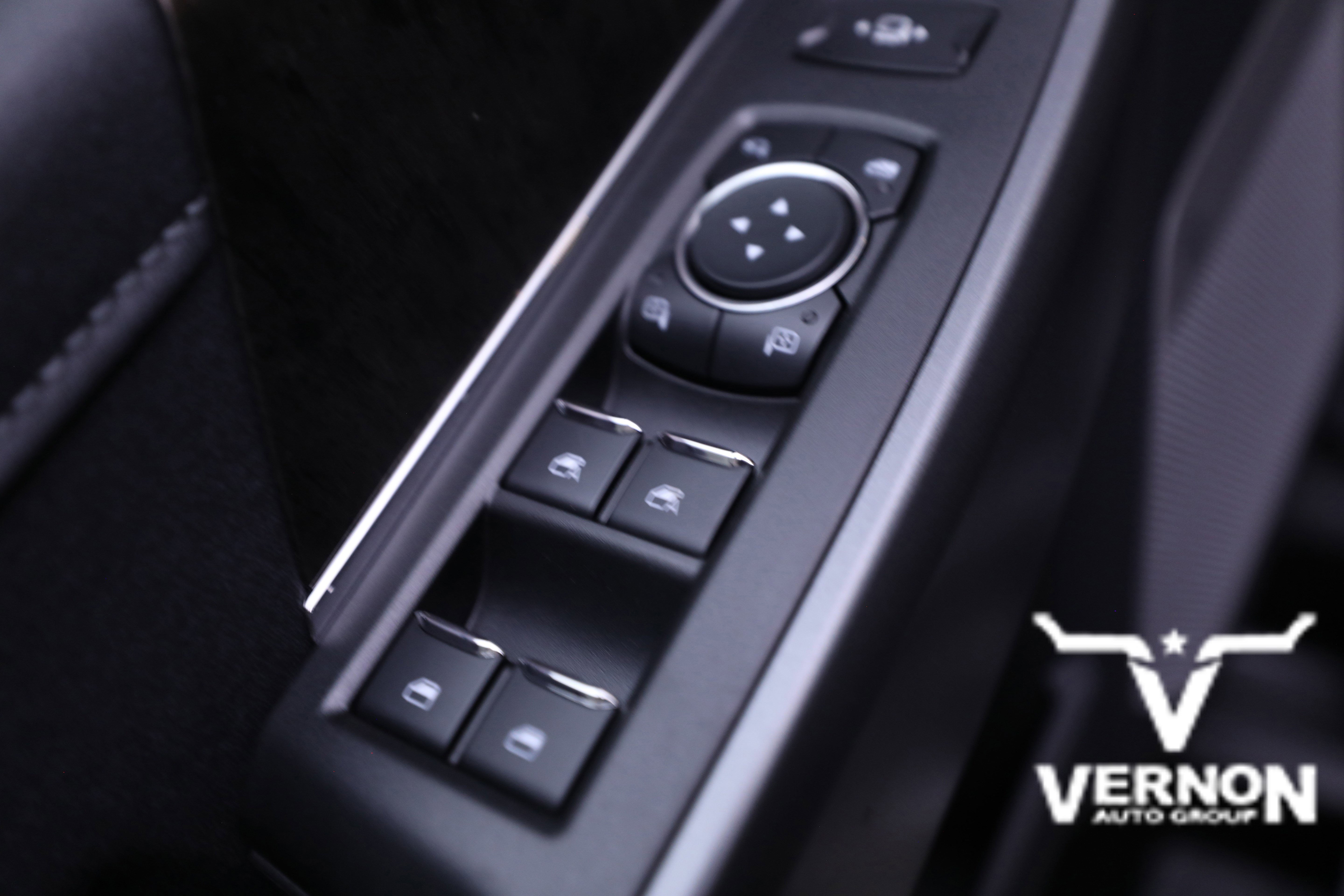 2026 Ford F-250 Lariat FX4 photo 2