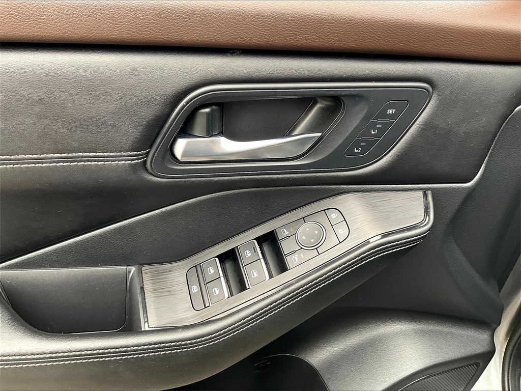 2023 Nissan Rogue SL photo 37