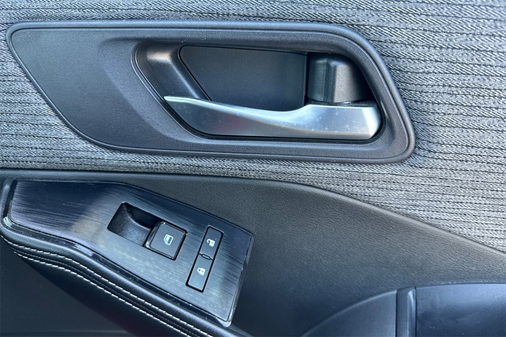 2023 Nissan Rogue SV photo 20
