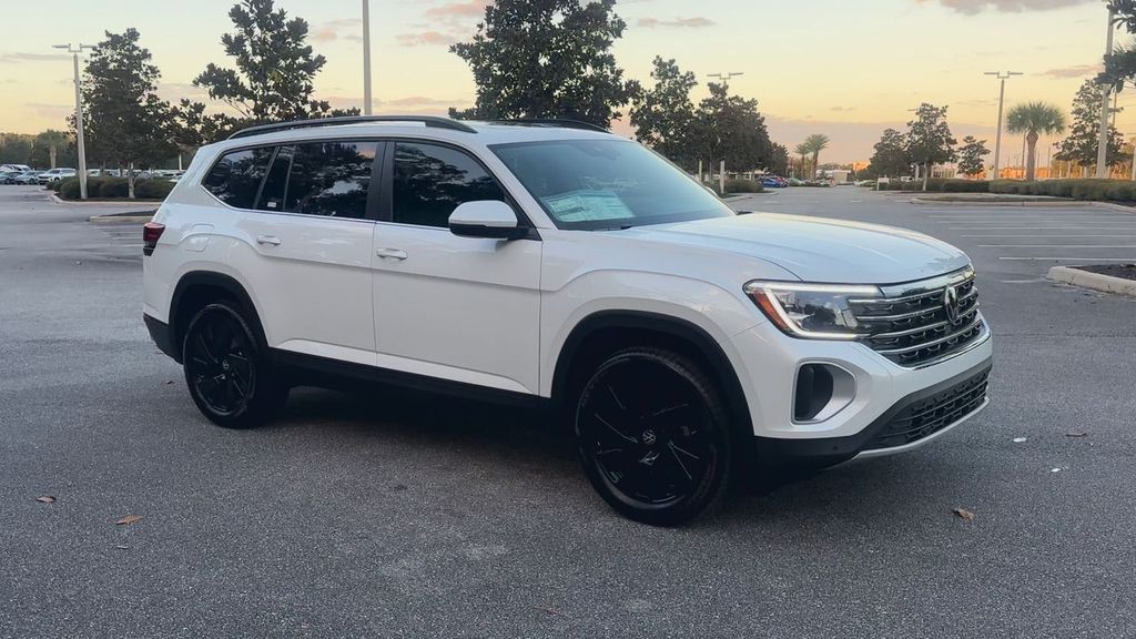 2026 Volkswagen Atlas SE Technology photo 2