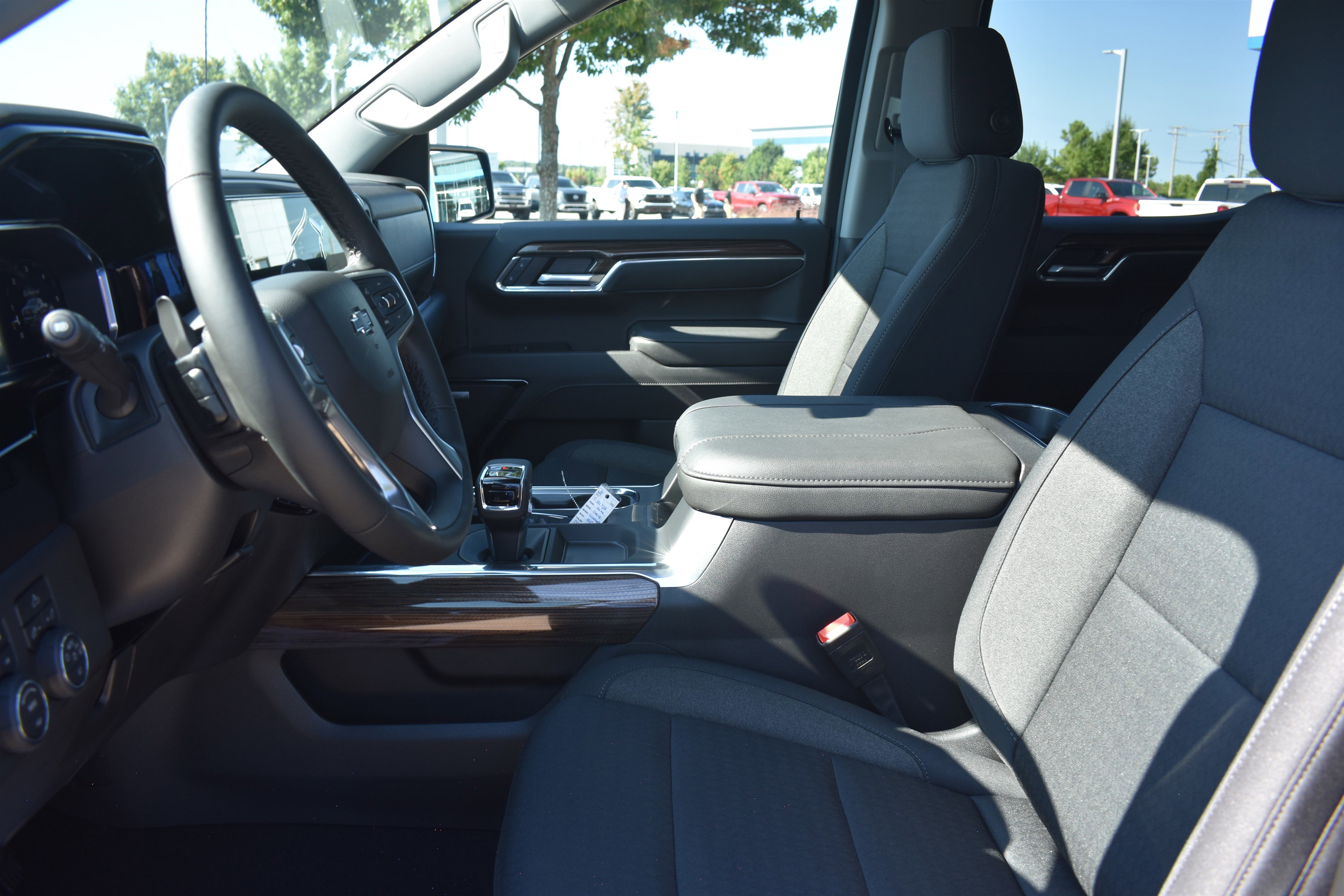 2026 Chevrolet Silverado 1500 RST photo 3