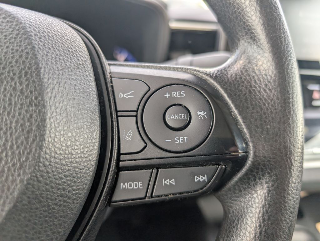 2022 Toyota Corolla LE photo 13