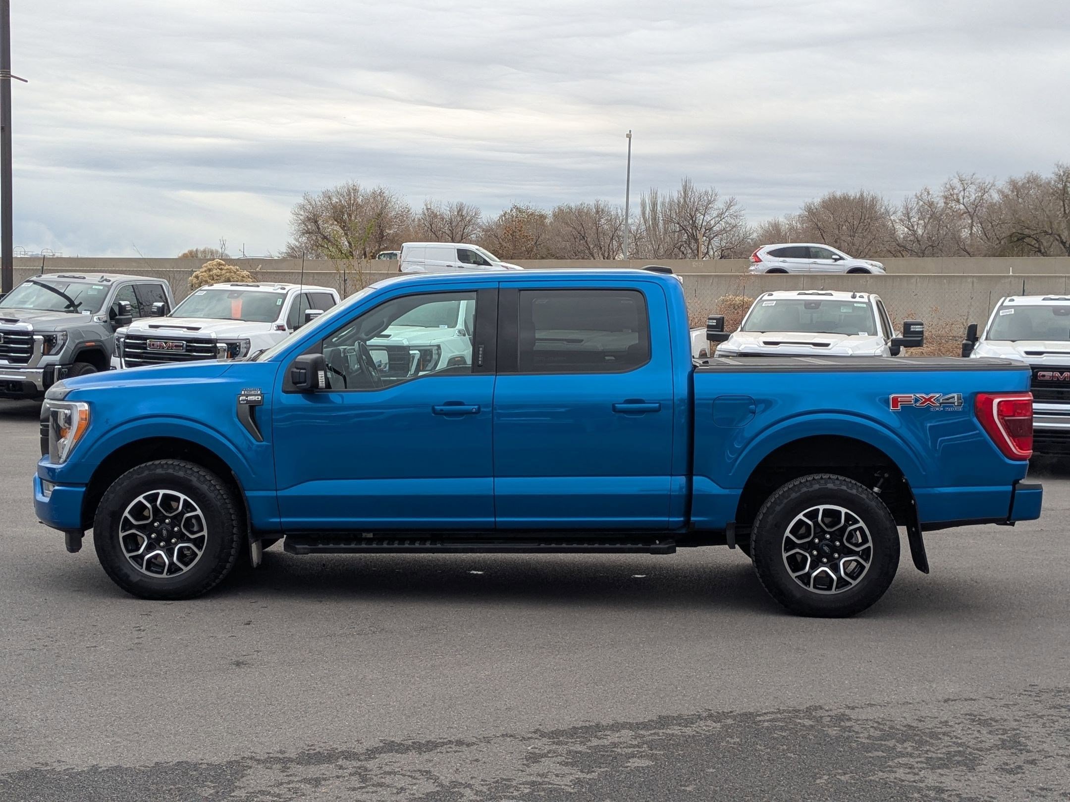 2021 Ford F-150 XLT photo 2