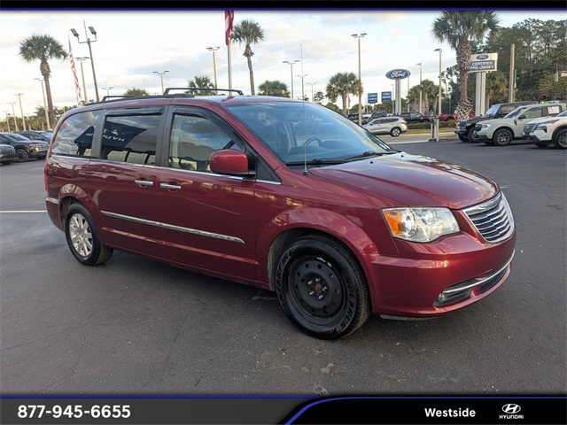 2016 Chrysler Town & Country Base's photo