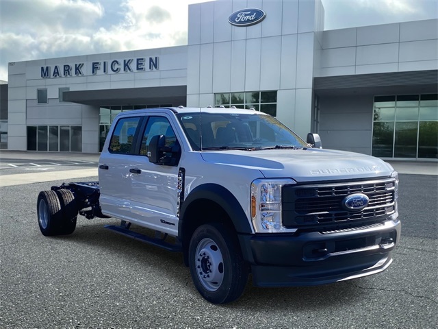 2026 Ford F-550 Super Duty Chassis Cab XL's photo