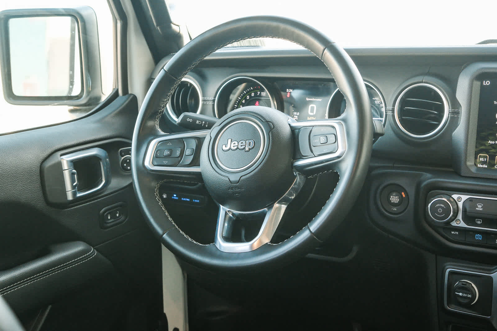 2022 Jeep Wrangler 4xe Unlimited Sahara photo 16