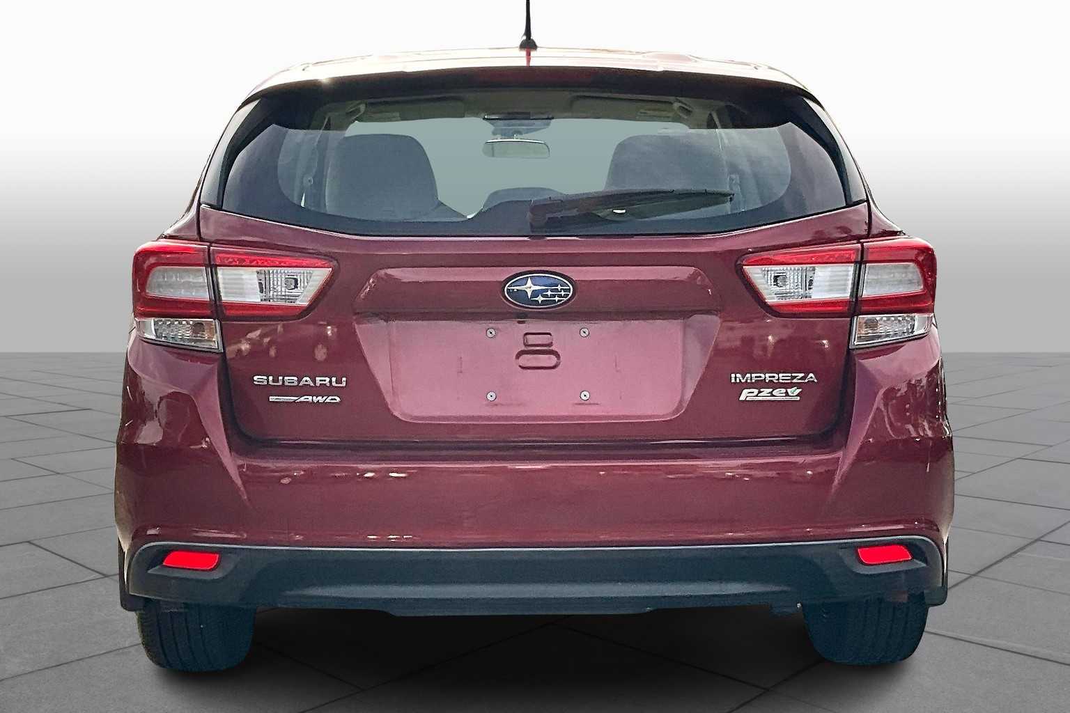 2017 Subaru Impreza Base photo 4