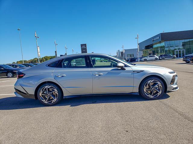 2026 Hyundai Sonata SEL Sport photo 4