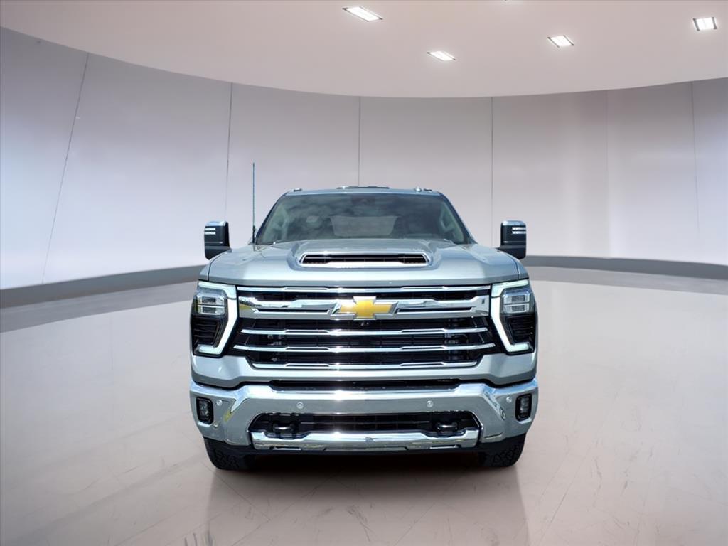 2025 Chevrolet Silverado 2500HD LTZ photo 8