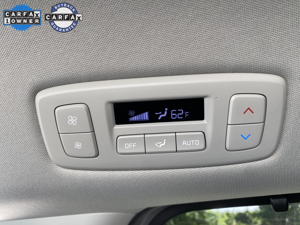 2025 Kia Carnival EX photo 22