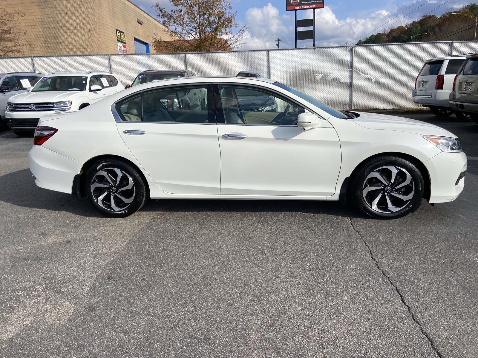 2017 Honda Accord EX-L V6 photo 2