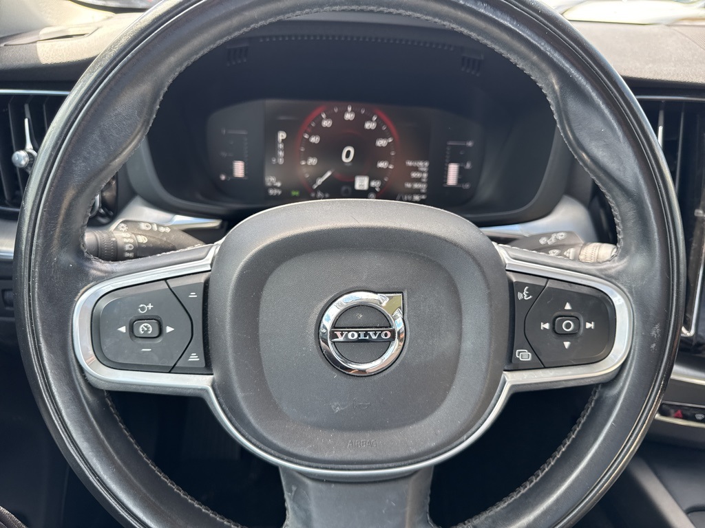 2019 Volvo XC60 T5 Momentum photo 17