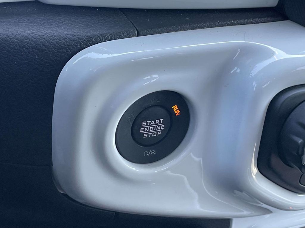 2021 Jeep Gladiator Sport photo 31