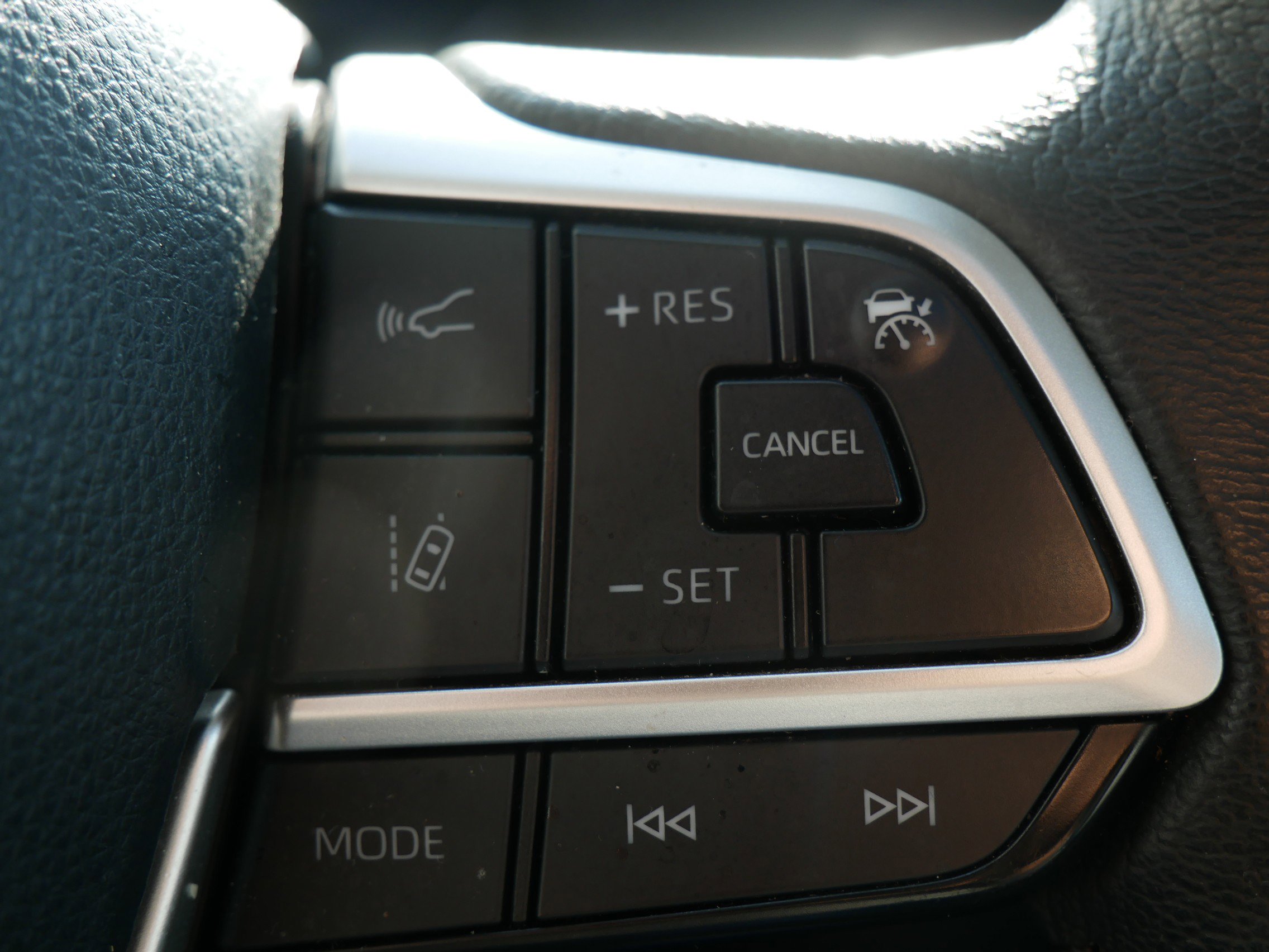 2022 Toyota Sienna XLE photo 26