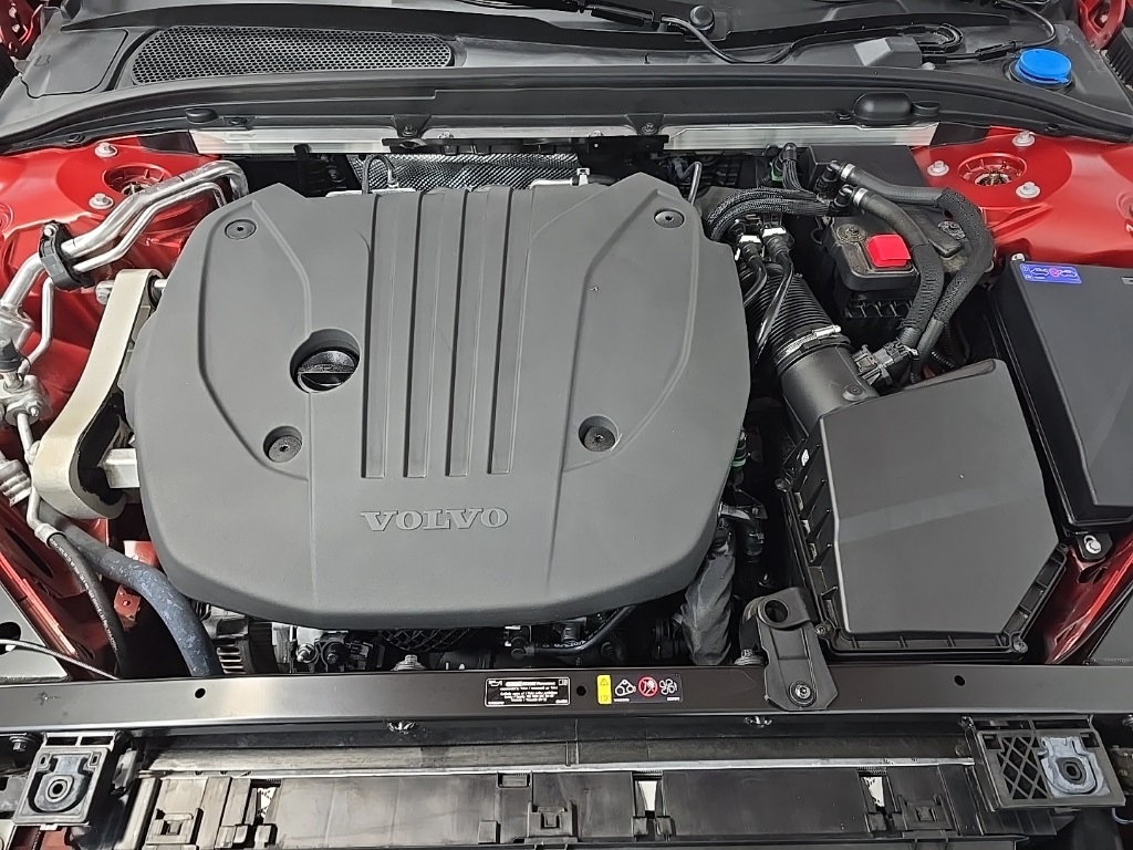 2023 Volvo S60 Ultimate photo 12