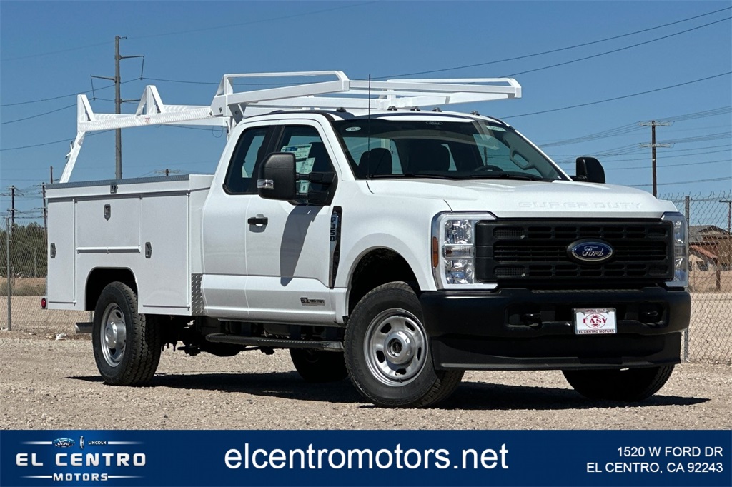 2025 Ford F-350 Super Duty Chassis Cab XL's photo