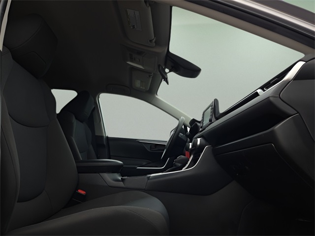2022 Toyota RAV4 LE photo 14