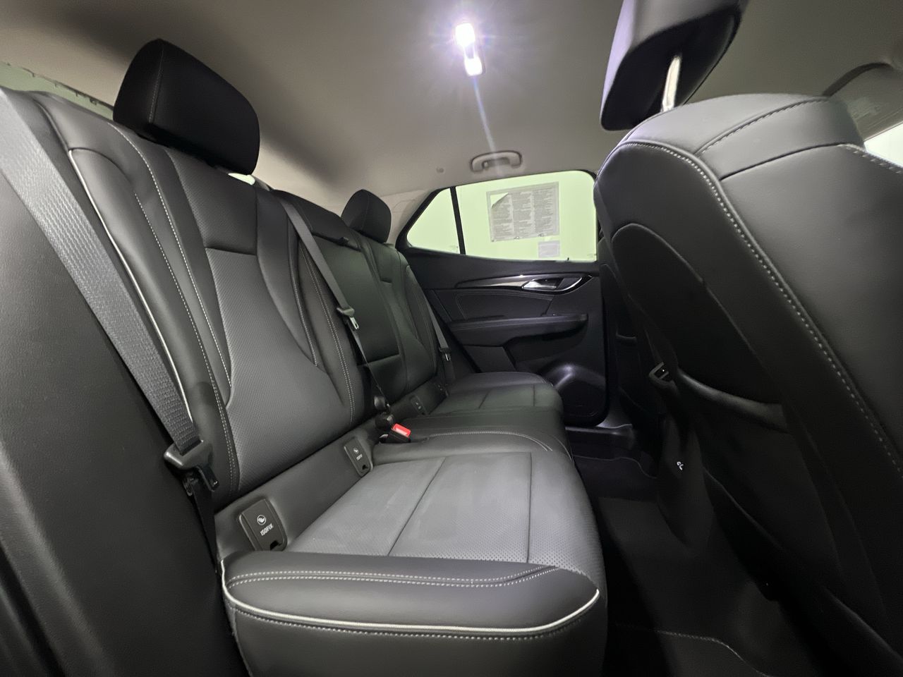 2023 Buick Envision Essence photo 24