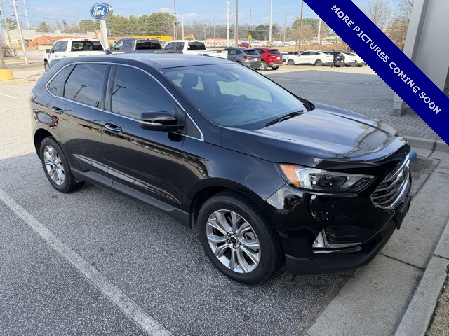 2024 Ford Edge Titanium's photo