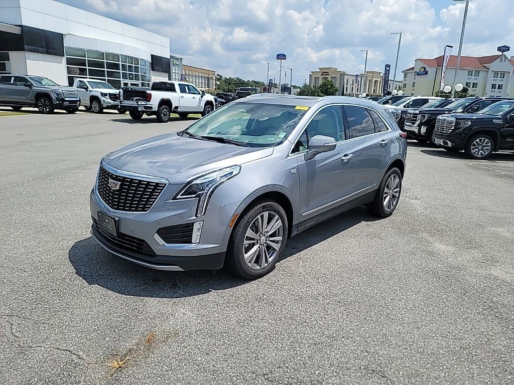 2025 Cadillac XT5 Premium Luxury photo 2