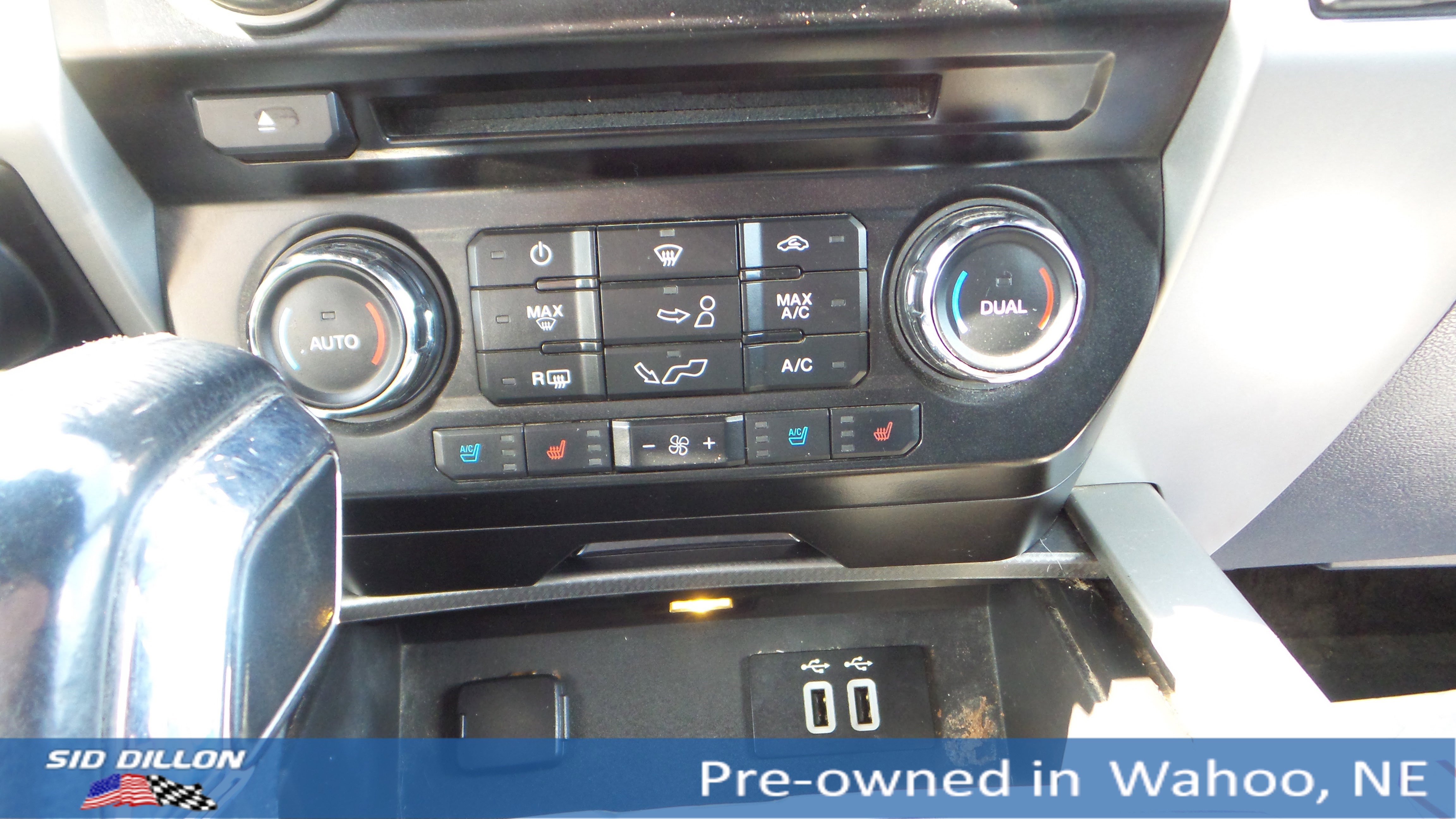 2016 Ford F-150 Lariat photo 14