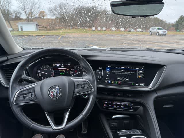 2022 Buick Envision Essence photo 3