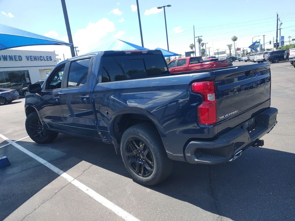 2023 Chevrolet Silverado 1500 RST photo 9