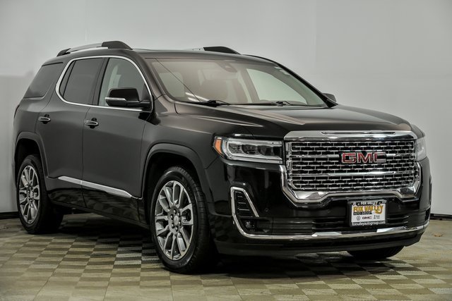 2023 GMC Acadia Denali's photo