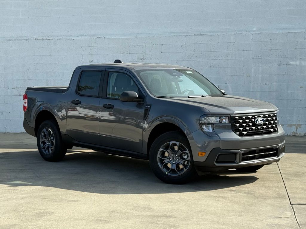 2025 Ford Maverick XLT's photo
