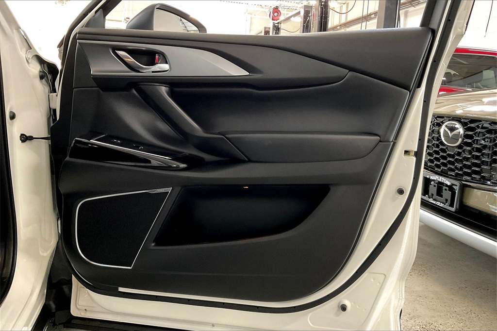 2022 Mazda CX-9 Touring photo 19