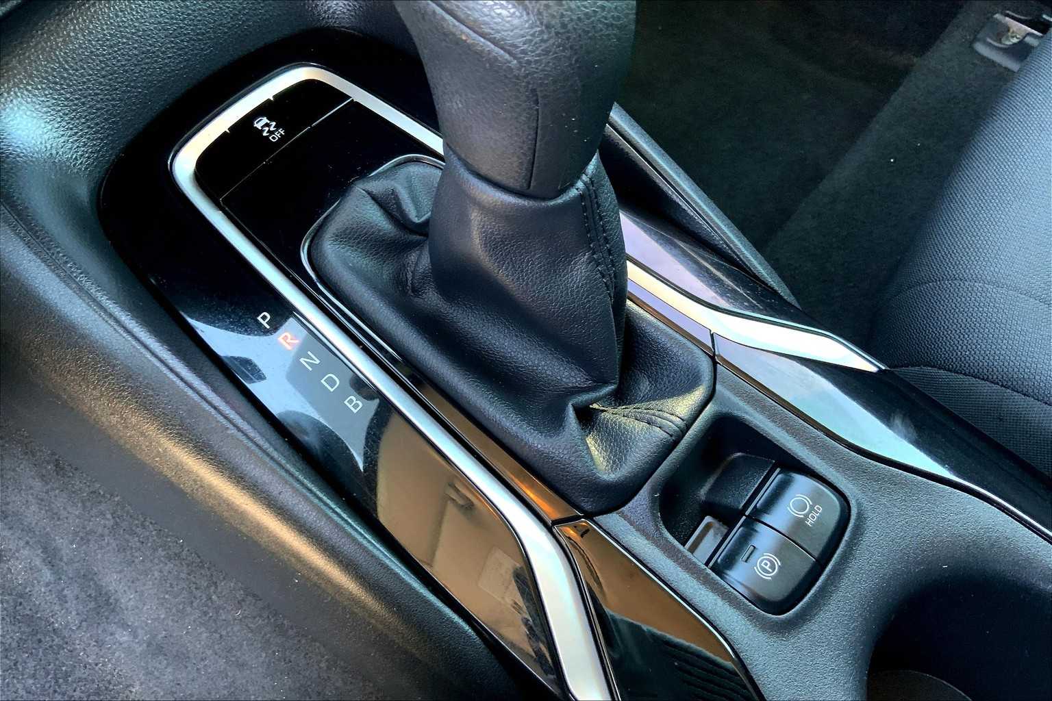 2020 Toyota Corolla LE photo 31