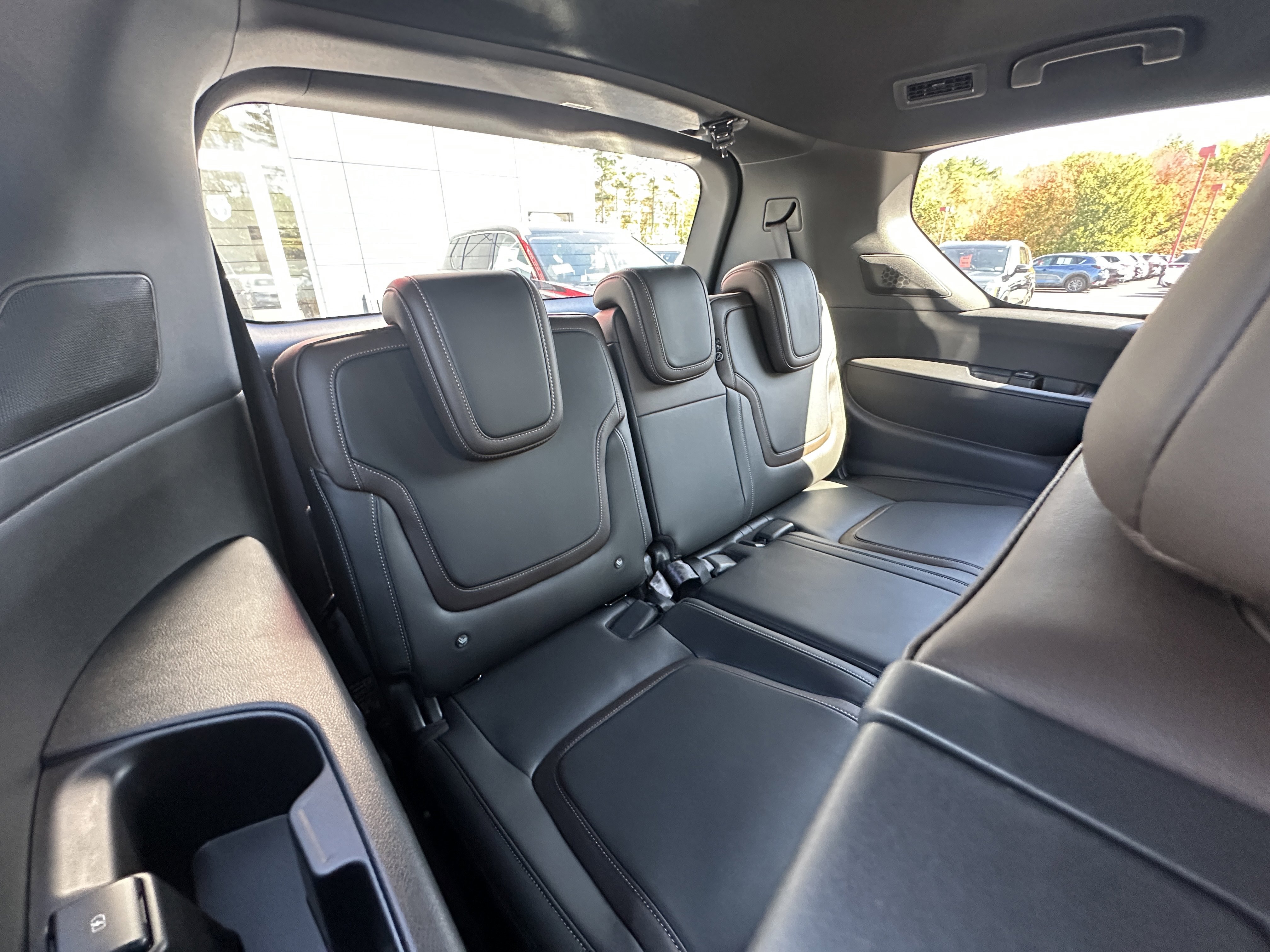 2026 Nissan Armada SL photo 2