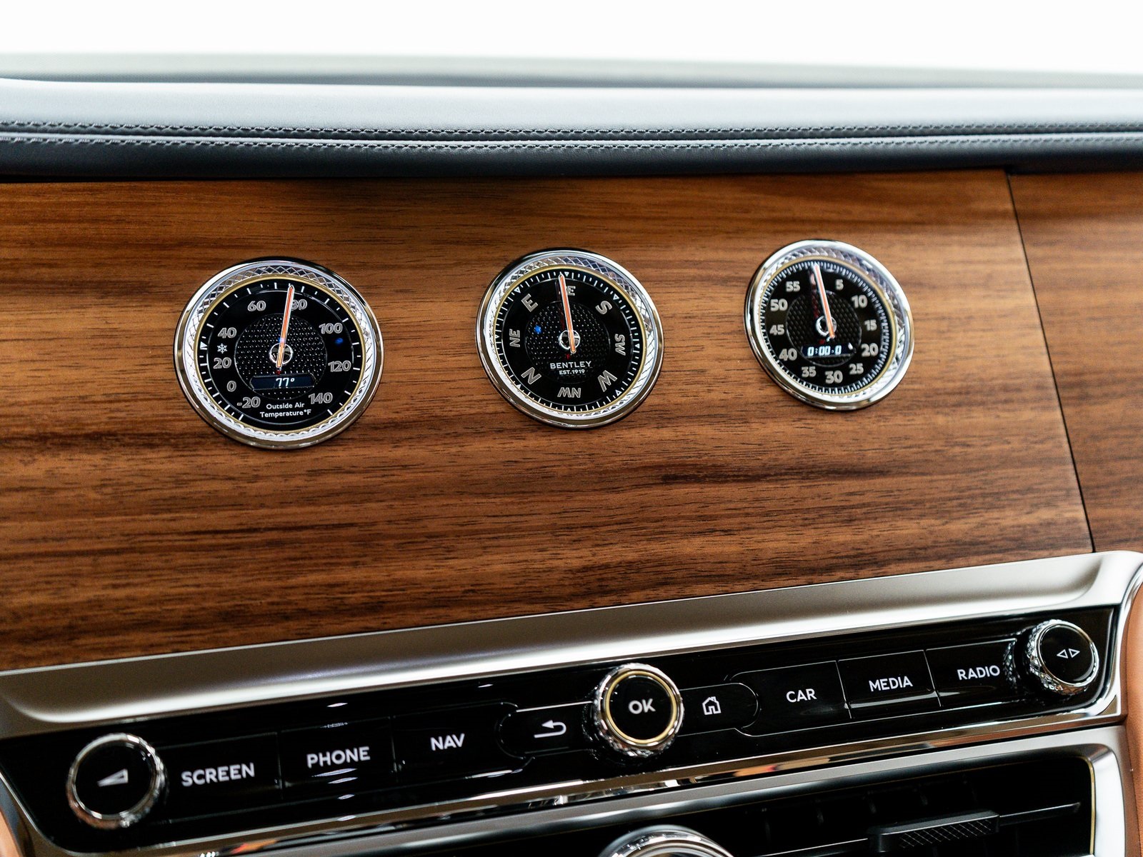 2025 Bentley Flying Spur Mulliner photo 35