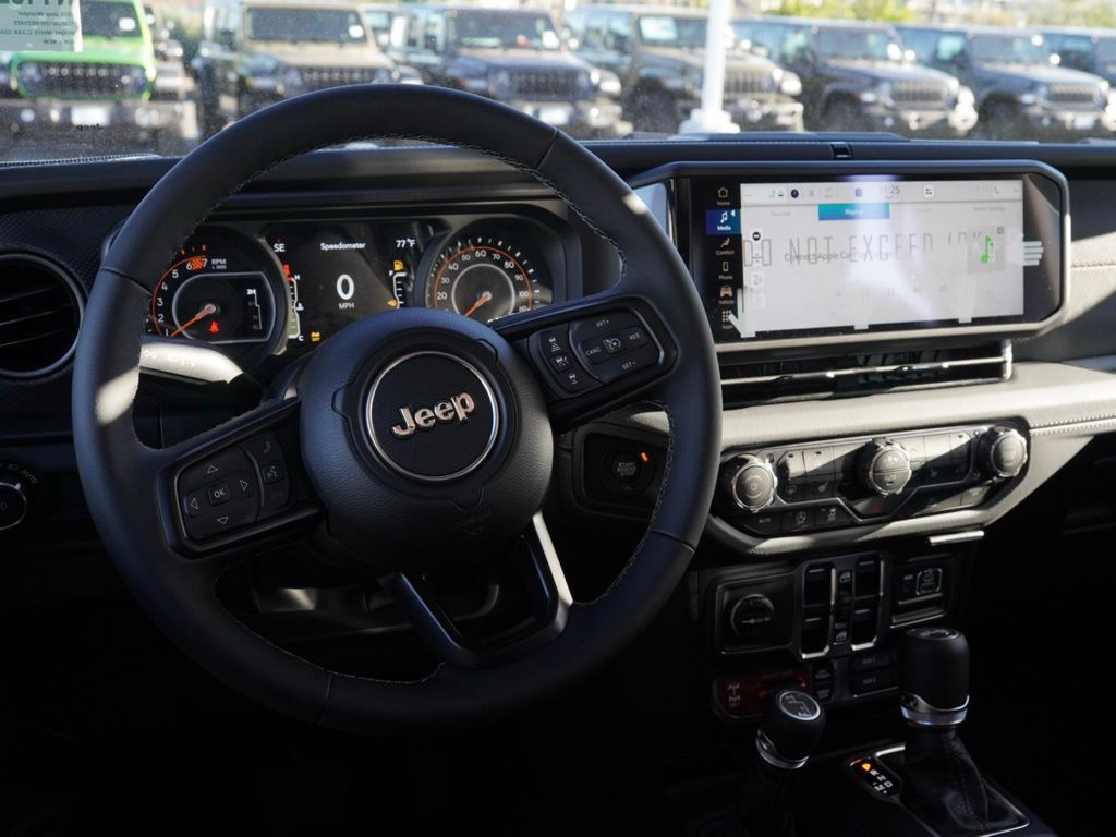 New 2026 Bright White Clear-Coat Exterior Paint Jeep Rubicon image 24